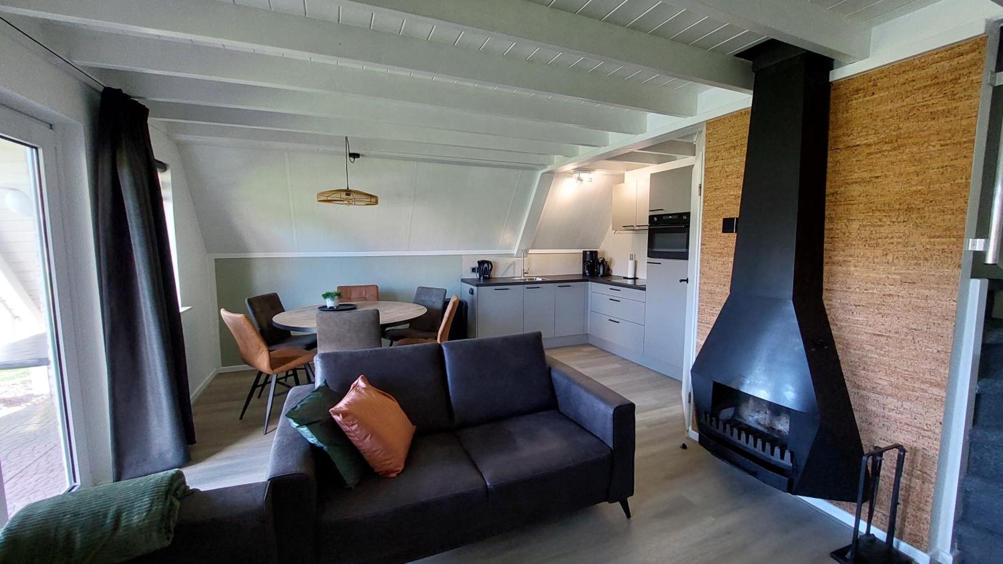 Luxe 6-persoons Vakantiewoning Gramsbergs Huuske *
