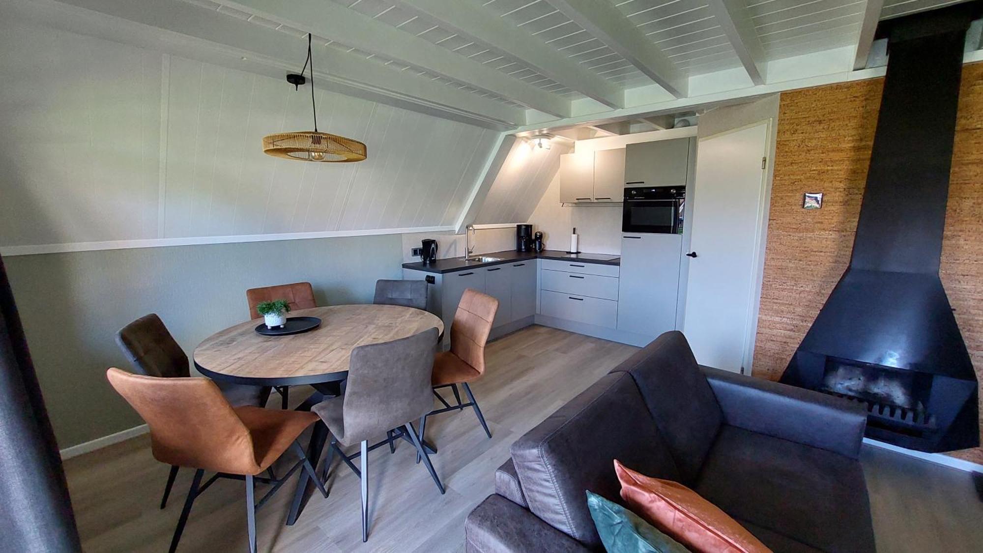 Luxe 6-persoons Vakantiewoning Gramsbergs Huuske * Gramsbergen